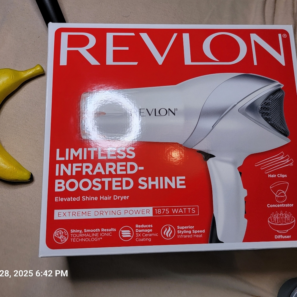 Revlon Limitless Infrared Boosted Shine Hair Dryer – 1875W with Attachments